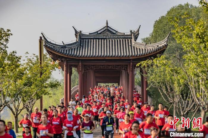 2024年长治环漳泽湖马拉松以漳泽湖国家湿地公园