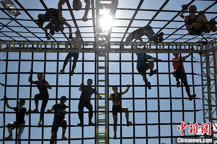 斯巴达勇士赛北京站落幕，SmithAlex与曾影分获男