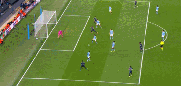 皇马双杀曼城晋级八强，B席红牌成关键转折点