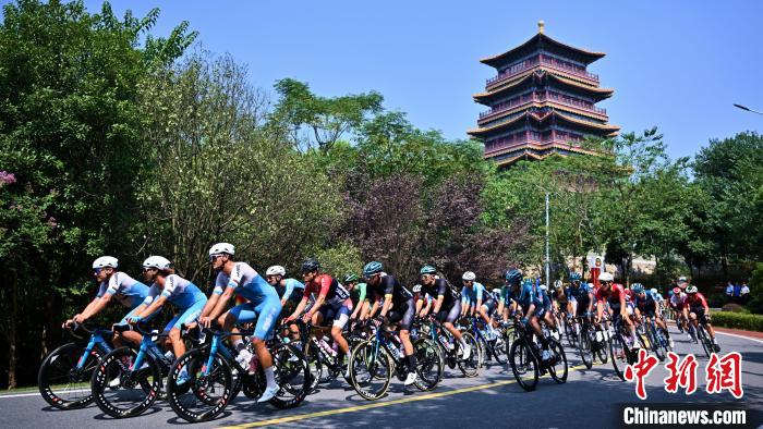 第十二届环鄱阳湖国际自行车大赛永修站侧记