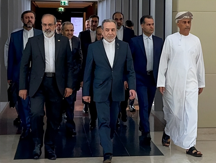 美伊战火未熄 伊朗队赴美踢世界杯