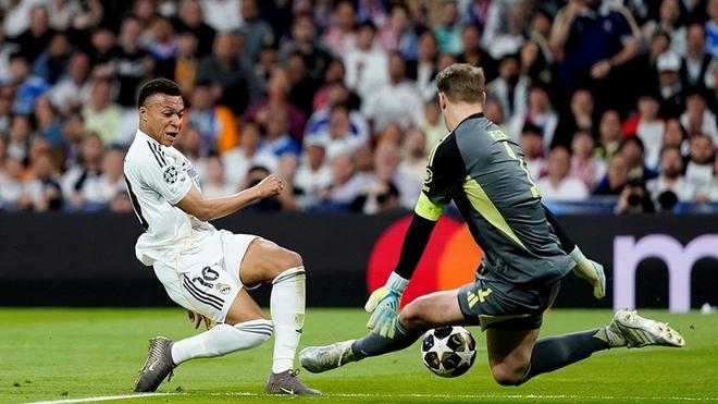 诺伊尔神勇扑救助拜仁力克皇马 战术指挥成制胜