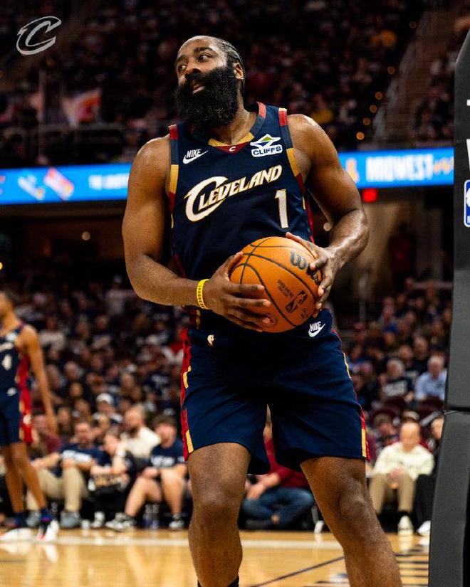 米切尔32分创季后赛历史纪录 骑士轻取猛龙总分