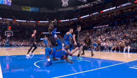 雷霆核心多尔特第三节重摔离场 防守体系或受冲