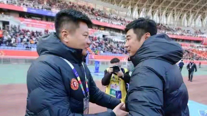 山东泰山队后防换血史松宸崛起 中场后腰难题难